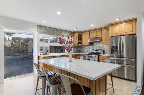 10382 La Tortola Cir, Santa Ana, CA 92708-5212