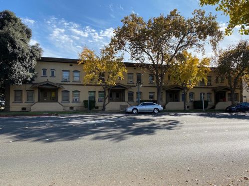 825 15th St, Modesto, CA 95354-1113