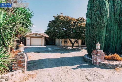 22942 Manteca Rd, Manteca, CA 95337-9363