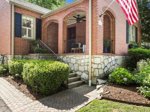 2229 Edison Ave, Atlanta GA  30305-4310 exterior