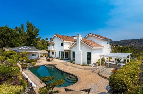 10228 Overhill Dr, Santa Ana CA  92705-1595 exterior