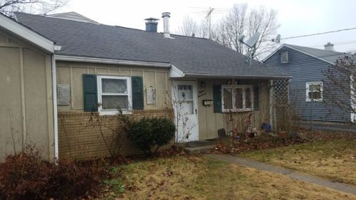 1517 5th St, Vonachen Knolls, IL 61523-1240
