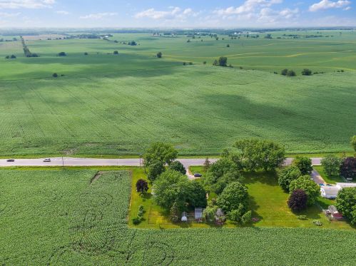 15354 Plank Rd, Sycamore IL  60178-8743 exterior