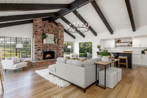 1232 Pleiades Dr, Vista CA  92084-6531 exterior
