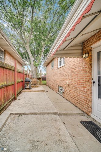 460 Gordon Ave, Calumet City, IL 60409-2621