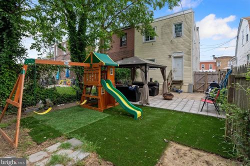 6110 Hegerman St, Philadelphia PA 19135-2805 exterior