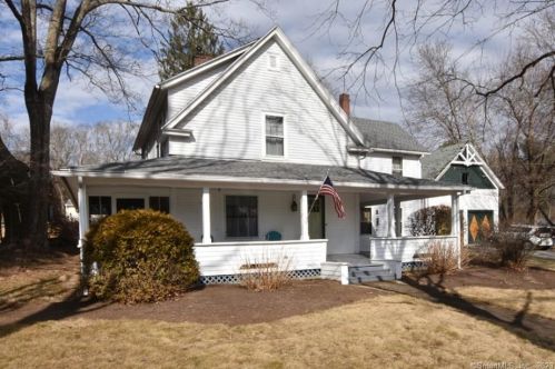 184 Walnut St, Putnam, CT 06260-1749