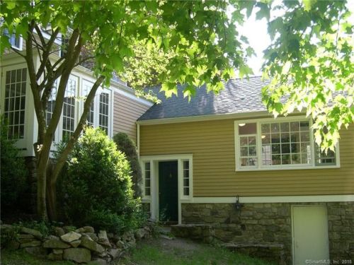 152 Range Rd, Wilton CT  06897-3921 exterior