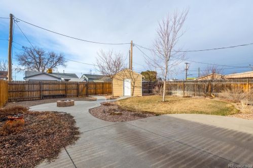 1084 Cleveland Pl, Denver CO  80601-2241 exterior