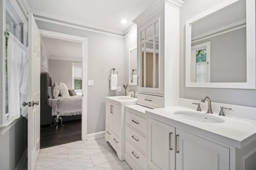 716 Forrest Trl, Atlanta GA  30318-2518 exterior