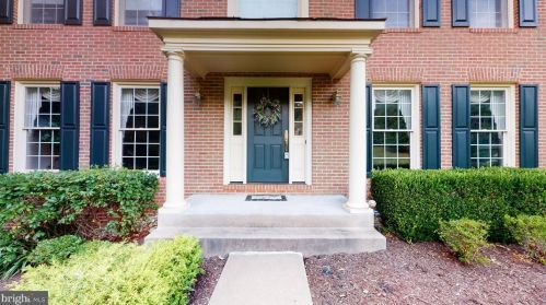 9250 Davis Dr, Lorton, VA 22079-3401