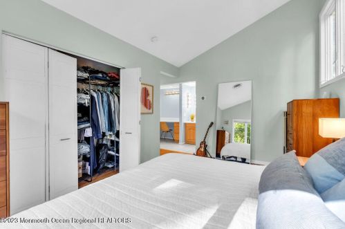 10 Lefferts Ct, Middletown NJ  07748-3031 exterior