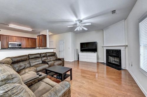 357 Creek Manor Way, Suwanee GA  30024-6565 exterior