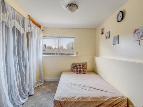 16492 Wyoming Dr, Aurora CO 80017-4159 exterior