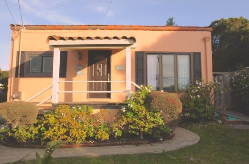 1107 Presidio Blvd, Del Monte Park, CA 93950-5424