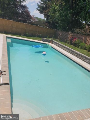 15300 Beaufort Pl, Silver Spring MD  20905-4202 exterior