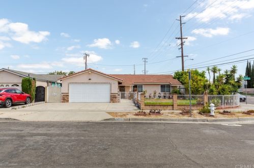 5201 Henderson Pl, Santa Ana, CA 92704-1033