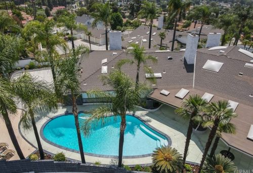805 Cloverview Dr, Glendora, CA 91741-1906