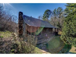 192 Mooney Dr, Ellijay, GA 30536-7166
