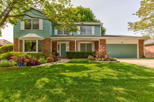 1004 Derbyshire Ave, Arlington Hts, IL 60004-5768