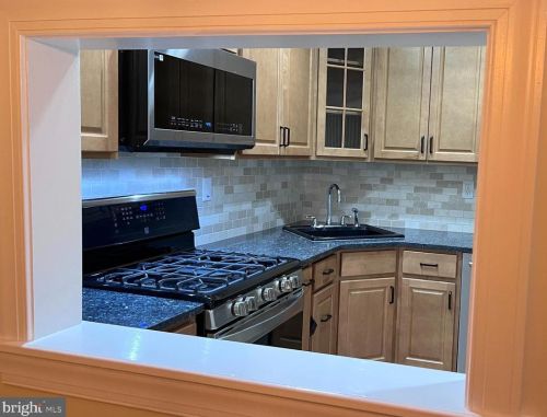 7 Voscek Ct, Trenton NJ  08648-2644 exterior