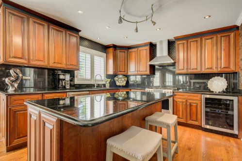 890 Somerset Dr, Carol Stream IL  60188-6078 exterior