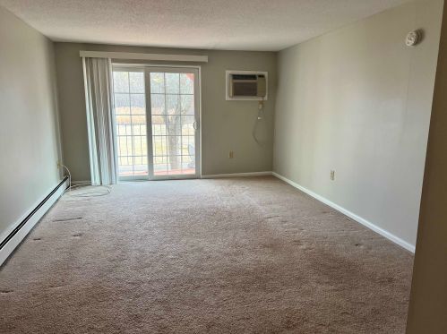 708 White Cedar Blvd, Portsmouth, NH 03801-6522