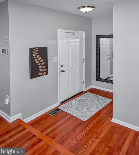 13611 Wildflower Ln, Clifton, VA 20124-1047