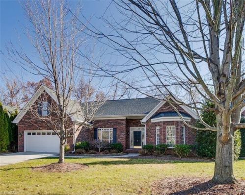 12 Bluff Ridge Ct, Greensboro, NC 27455-2298