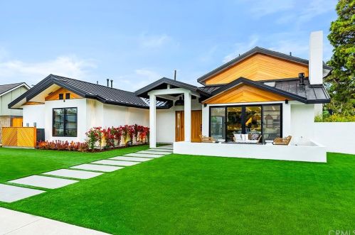 3152 Woodstock Rd, Los Alamitos CA  90720-4523 exterior