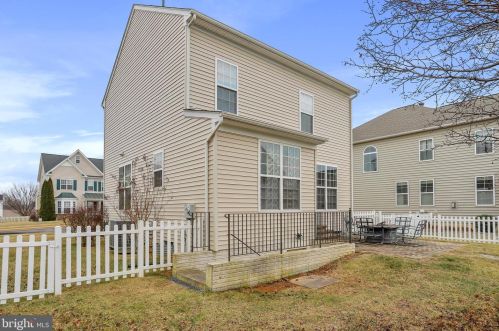 399 Lord Fairfax St, Charles Town WV  25414-2609 exterior