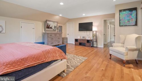 1827 Krystle Dr, Lancaster PA  17602-4149 exterior