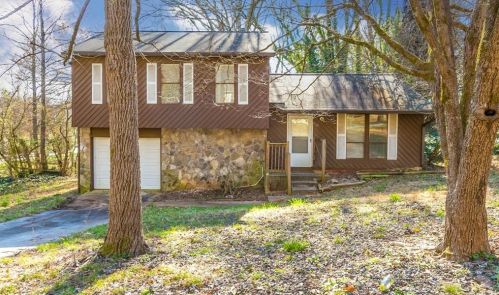 5152 Fairforest Dr, Stone Mountain, GA 30088-1639