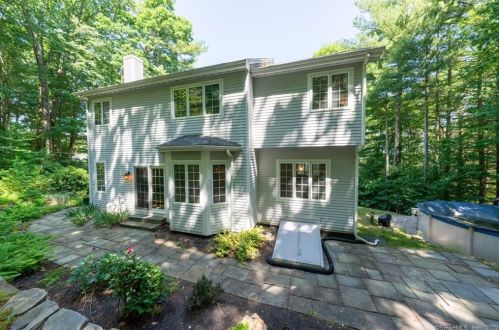 1 Crystal Ridge Dr, Ellington CT  06029-3050 exterior