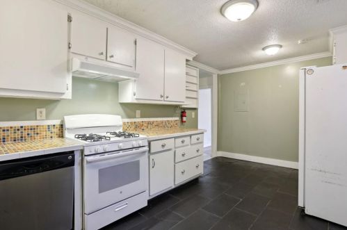955 Hall Pl, Atlanta GA  30318-4926 exterior