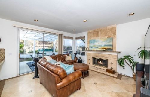 7551 Hollow Oak Rd, Anaheim CA  92808-1429 exterior