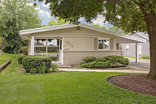 822 Childs St, Wheaton, IL 60187-4811