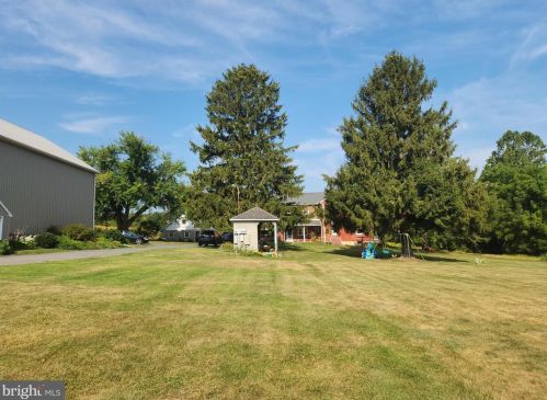 750 Summit Dr, Lancaster PA  17601-1152 exterior