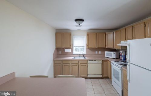 15 Delaware Ave, Trenton NJ  08628-2002 exterior