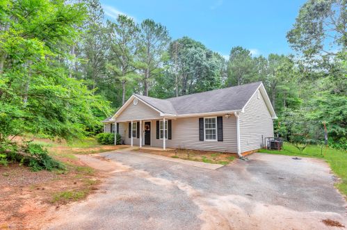189 Robin Hood Rd, Porterdale, GA 30014-8422
