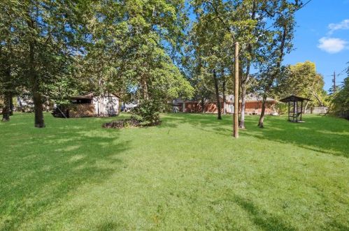 111 Butlers Ct, Conroe TX  77385-7906 exterior