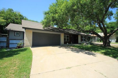 3104 Candlelight Ct, Austin TX  78757-7501 exterior