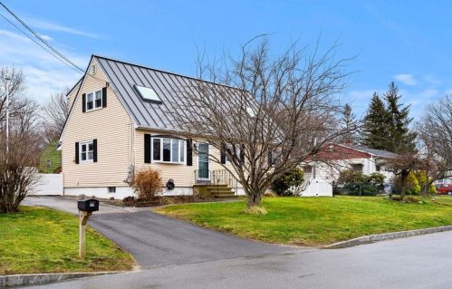 16 Applevale Dr, Dover, NH 03820-4257