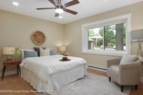 29 Manchester Ct, Tinton Falls NJ 07701-5490 exterior