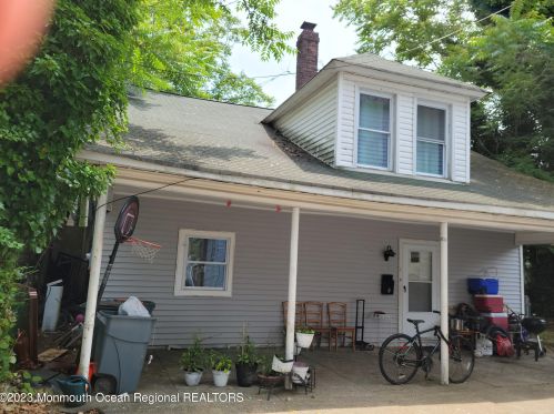 1104 Emory St, Tinton Falls NJ 07712-6025 exterior