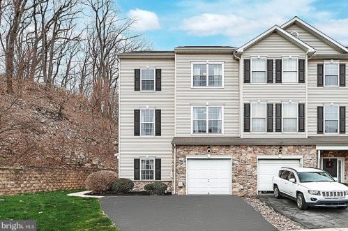 471 Marion Rd, York, PA 17406-1562