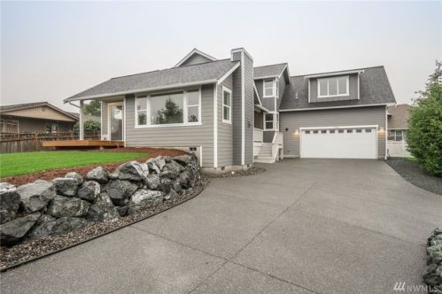 5893 Church Rd, Ferndale, WA 98248-9678