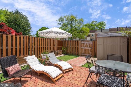 6431 Franconia Ct, Springfield VA  22150-1204 exterior