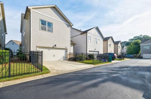 1716 Whitfield Parc Cir, Smyrna GA 30080-2205 exterior