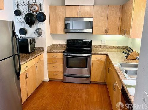 4800 3rd St, San Francisco, CA 94124-5405